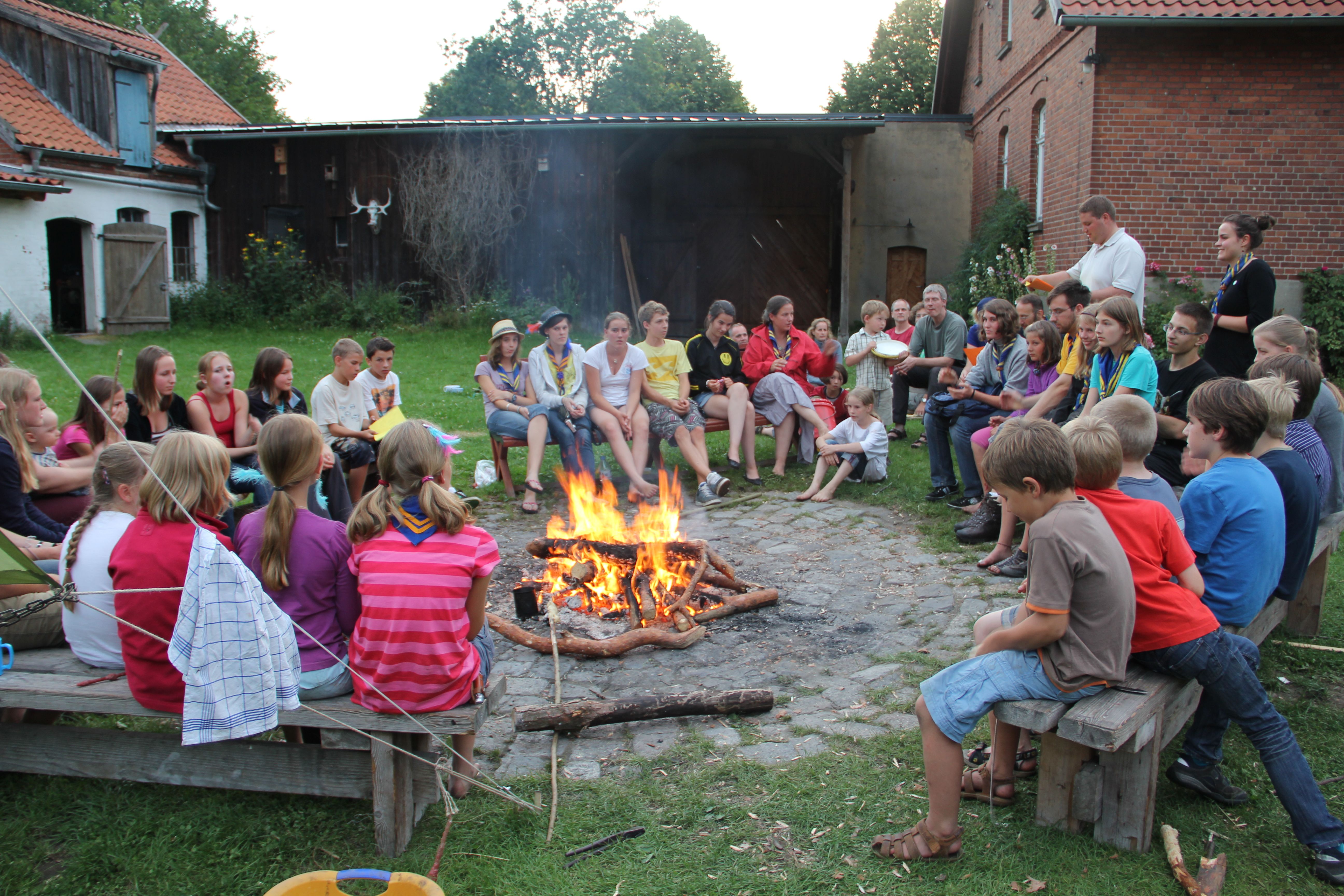Ein Bild von einer Jurte in der Natur
